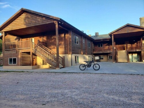 Vintage Presidential Suite - Room 203