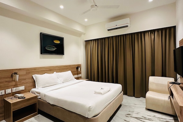 Executive Room | Peralatan tempat tidur hipoalergenik, meja, Wi-fi percuma, cadar katil