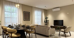 Design Apartment, 3 Bedrooms | Ruang tamu | TV skrin rata 