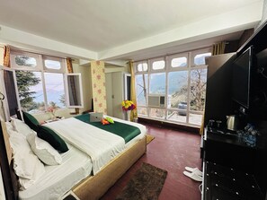 View from property - Hotel Eagle Nest Central Heated (Dalhousie)