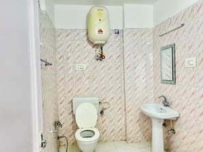 Bathroom - Hotel Eagle Nest Central Heated (Dalhousie)