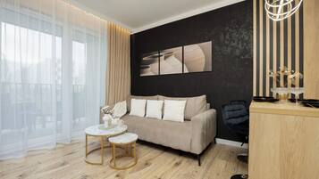 Apartment, 1 Bedroom, Balcony | Living area