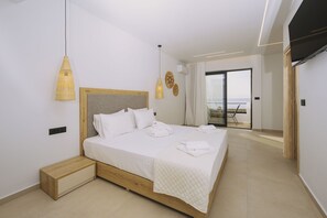 Double Room Sea View | ตู้นิรภัยในห้องพัก, โต๊ะทำงาน, ห้องเก็บเสียง, Wi-Fi ฟรี