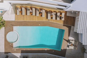 Piscine extérieure (ouverte en saison)