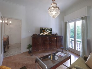 TV