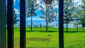 Vue sur le lac
