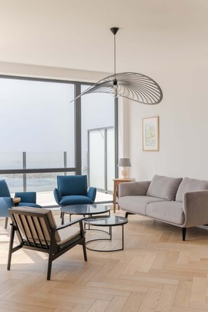 TV, offices - Ar Skol - Magnificent seafront duplex (Porspoder)