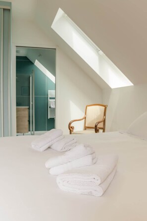 3 chambres, bureau, fer et planche à repasser, Wi-Fi gratuit