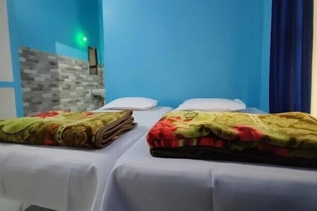 Basic Double Room | Desk, WiFi (free)
