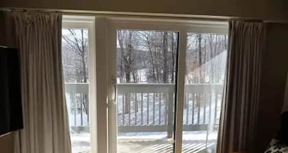 Mt Green Pool Gym Sauna Hot tub Open 3br 2b