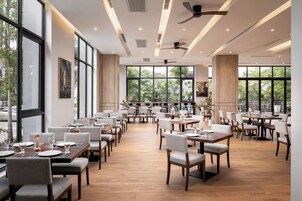 Free daily full breakfast