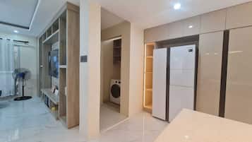 Standard House, 4 Bedrooms, Kitchen, Mountain View | Living room | 65-inch Smart TV with digital channels