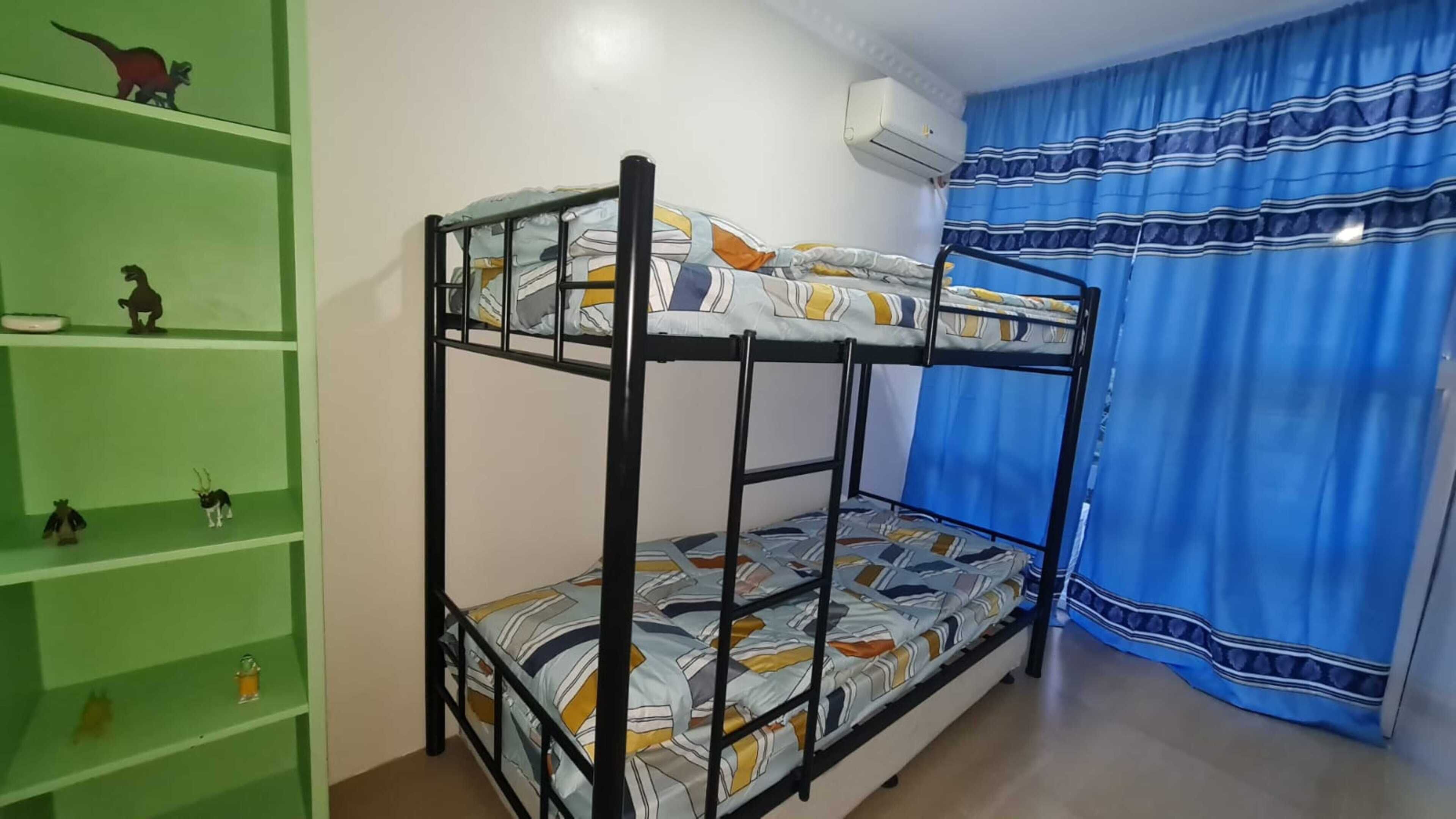 Standard House, 4 Bedrooms, Kitchen, Mountain View