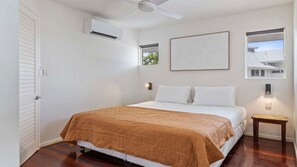3 habitaciones, tabla de planchar con plancha, internet y ropa de cama 