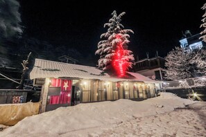 Café - Luvya Retreats Hotel (Manali)