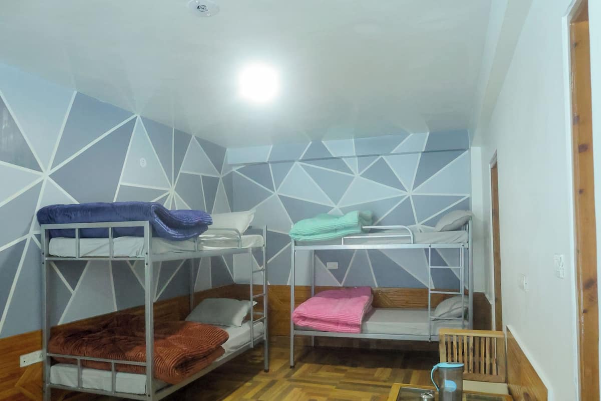 Basic Shared Dormitory | Free WiFi