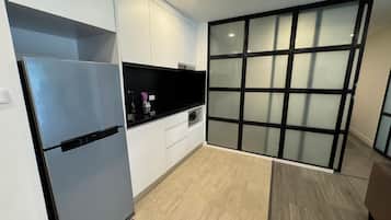 Kondominium, 1 kamar tidur, pemandangan kolam renang | Dapur pribadi | Lemari es, microwave, kompor, dan peralatan masak/sendok-piring