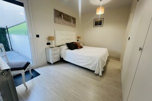 2 Schlafzimmer, Bügeleisen/Bügelbrett, Bettwäsche