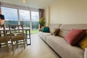 Living area - Apartamento Para 5 Personas a 2,5km de las Playas (Posada de LLanes)