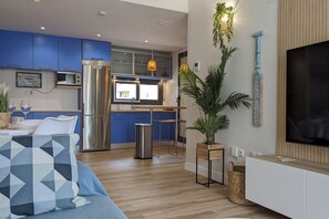 TV - CALA ALTA design apartment (Benidorm)