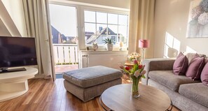 TV, stereo - Die Ferienwohnung "haus Hamburg" im Ersten Stock ist Geschmackvoll Eingerichtet (Greetsiel)