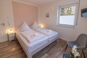 4 bedrooms, iron/ironing board, travel cot, free WiFi