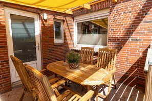 Outdoor dining - Ferienwohnung Ant Dopke (Krummhörn)