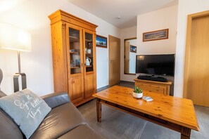 TV, DVD-spiller og stereoanlegg