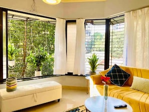 Smart TV - Bliss Nest in Bandra at Central Location
 (Mumbai)