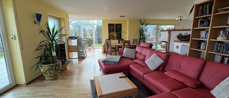 TV, fireplace, books, stereo