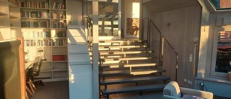 المنشأة من الداخل