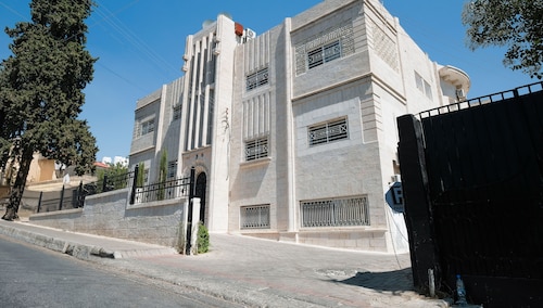 Dali House