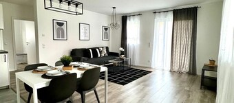 Centrical - Netflix - Queensize Bed