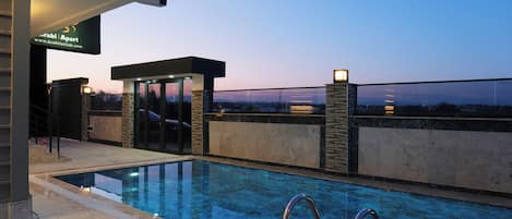 Seasonal outdoor pool