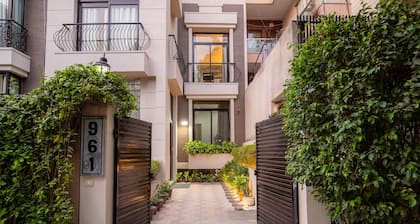 BedChambers Serviced Apartments Sector40