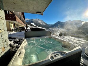 Bain à remous extérieur