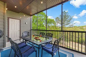 Outdoor dining - Walk-In Condo by Silver Dollar City! (Branson West)