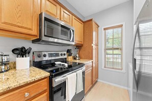 Fridge, microwave, oven, stovetop - Walk-In Condo by Silver Dollar City! (Branson West)