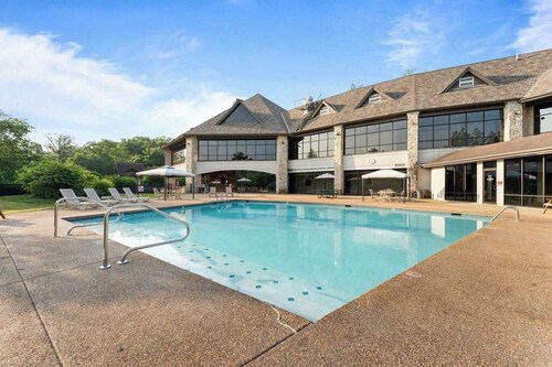 Walk-In Condo by Silver Dollar City!