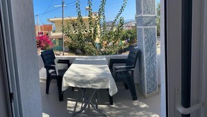 Standard Triple Room | Balcony - Villa Guximi (Ksamil)