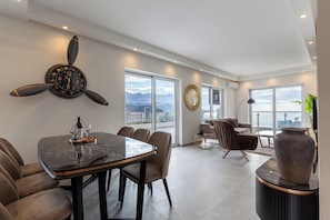 プレミアム アパートメント | リビング エリア