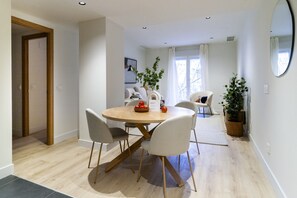 Dining - Housing Castellana by Sharing Co (Madrid)