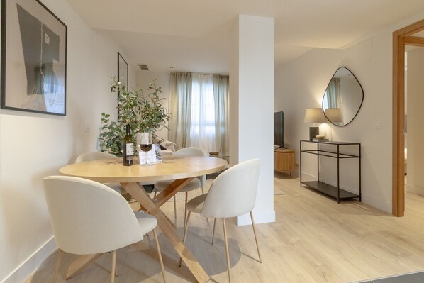 Dining - Housing Castellana by Sharing Co (Madrid)