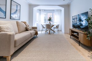 TV - Housing Castellana by Sharing Co (Madrid)