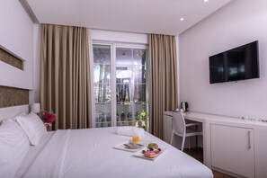 低過敏寢具、書桌、筆電工作空間、免費無線上網