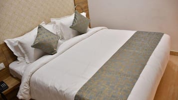 1 bedroom, desk, free WiFi, bed sheets