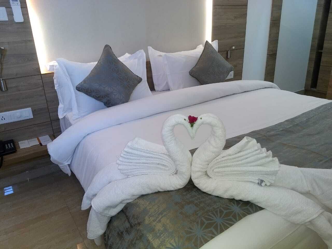 Deluxe Double Room | Desk, free WiFi, bed sheets