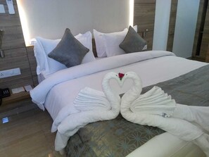 Deluxe Double Room | Desk, free WiFi, bed sheets - HOTEL ADHIKRISHNA ARCADE (Erode)