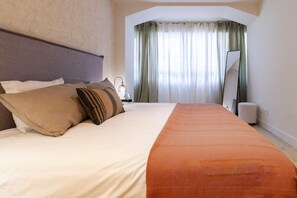 2 bedrooms, iron/ironing board, free WiFi