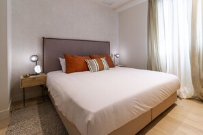 2 bedrooms, iron/ironing board, free WiFi - Housing Castellana by Sharing Co (Madrid)